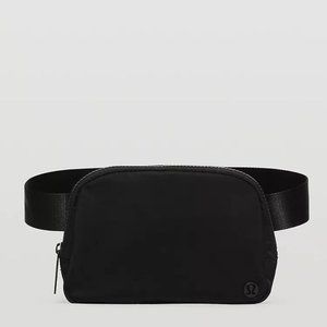 NWT Lululemon Everywhere Belt Bag BLACK Rare Original OG Version Classic EBB 1L